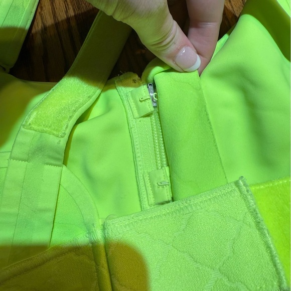 SheFit Adjustable Sports Bra Size Small - Picture 3 of 4